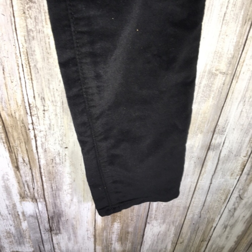 Universal Thread Black High Rise Soft Jeans - Picture 3 of 4